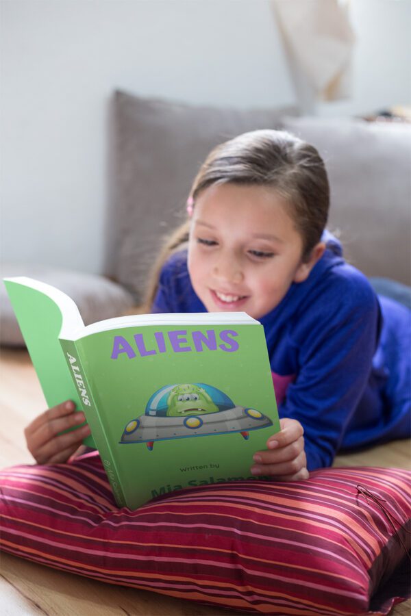 Aliens adventure story book by Mia Salameh
